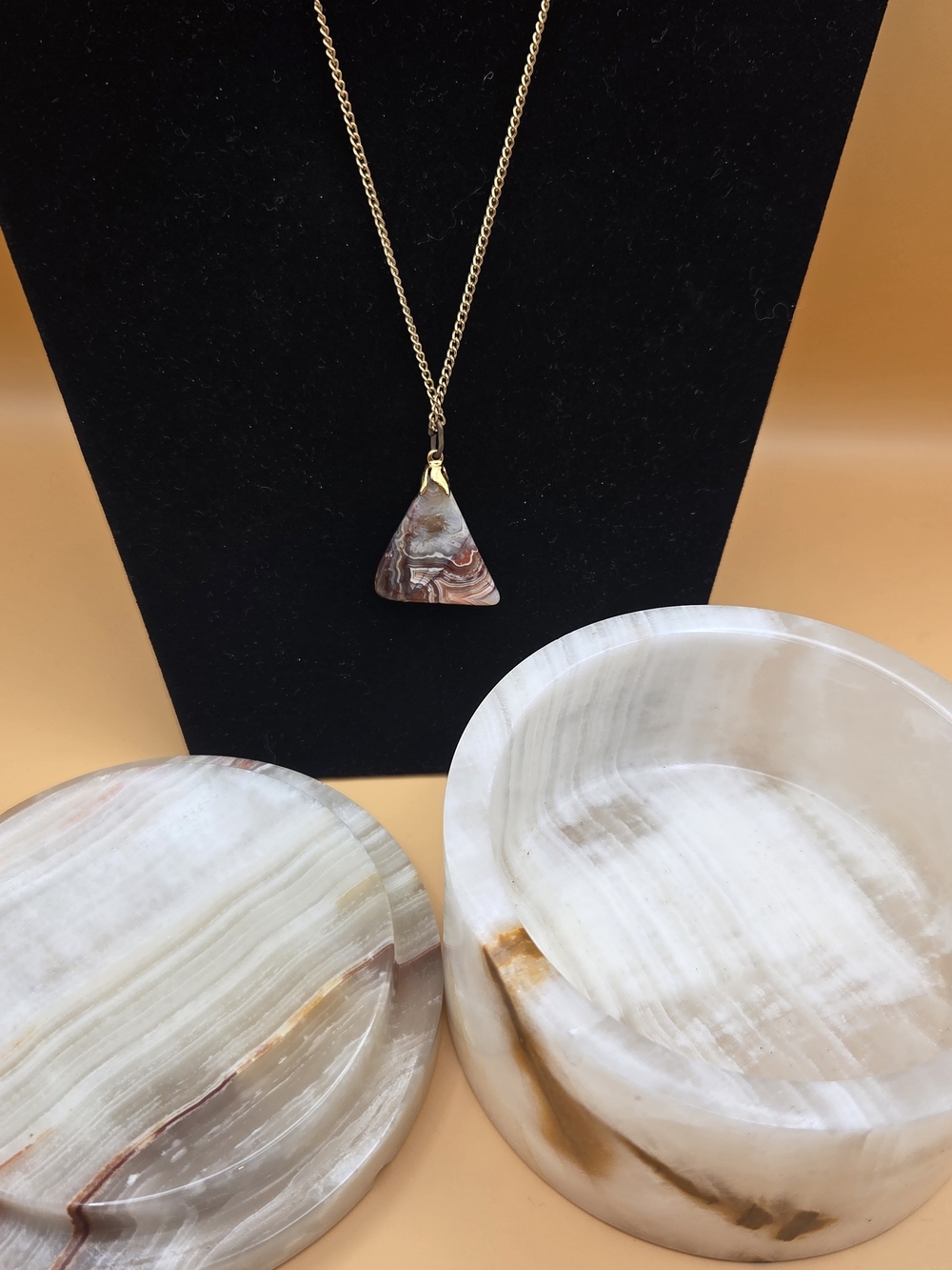 Onyx Alabaster Trinket Box & Lid Triangular Crazy Lace Agate Pendant Necklace